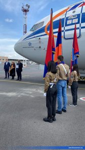 ARMENIAN AIRWAYS ԻՐ ՕԴԱՆԱՒԵՐԷՆ ՄԷԿԸ Կ’ԱՆՈՒԱՆԷ ԱՐՑԱԽԵԱՆ ՊԱՏԵՐԱԶՄԻ ՆԱՀԱՏԱԿ ԵՂԲ. ԳՐԻԳՈՐ ՂԱԶԱՐԵԱՆԻ ԱՆՈՒՆՈՎ — 2