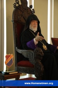 ՄԻՋ-ԴԻՒԱՆԱԿԱՆ 10-ՐԴ ԽՈՐՀՐԴԱԺՈՂՈՎԻ ԱՒԱՐՏԻՆ՝ ՀՈԳԵՀԱՆԳԻՍՏ ՅԱՒԷՏ ԲԱԺՆՈՒԱԾ Հ.Մ.Ը.Մ.ԱԿԱՆՆԵՐՈՒ ՅԻՇԱՏԱԿԻՆ, ՀԱՆԴԻՊՈՒՄ ՄԵԾԻ ՏԱՆՆ ԿԻԼԻԿԻՈՅ ԱՐԱՄ Ա. ՎԵՀԱՓԱՌԻՆ ՀԵՏ, ՅԱՐԳԱՆՔԻ ՏՈՒՐՔ՝ ԾԱՂԿԵՊՍԱԿՆԵՐՈՒ ԶԵՏԵՂՈՒՄՈՎ — 4