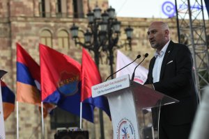 La Gran Ceremonia de Apertura de los 12º Juegos Pan-Homenetmen en Ereván — 2